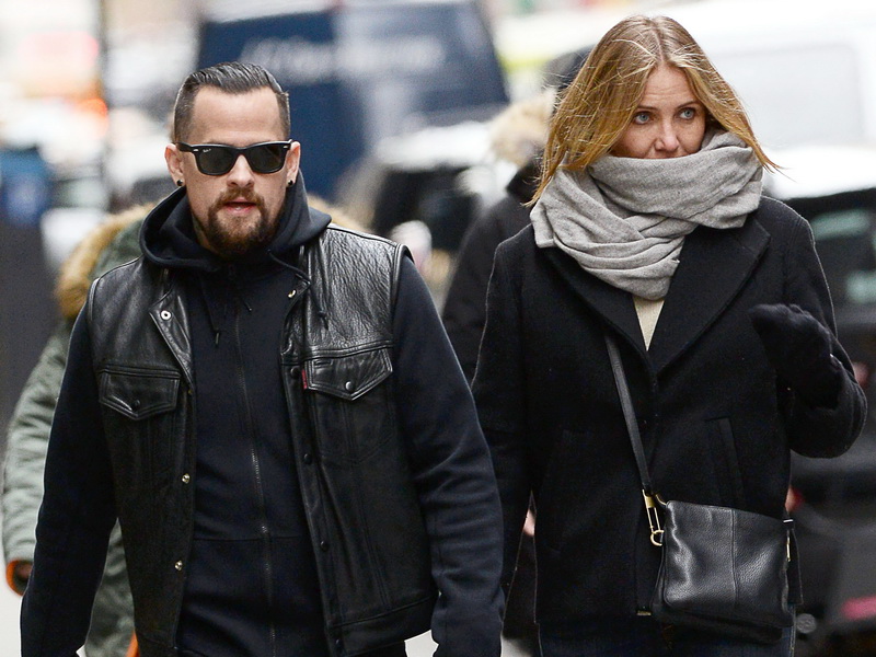 cameron-diaz-and-benji-madden-seen-out-for-a-walk-in-midtown-manhattan.bin