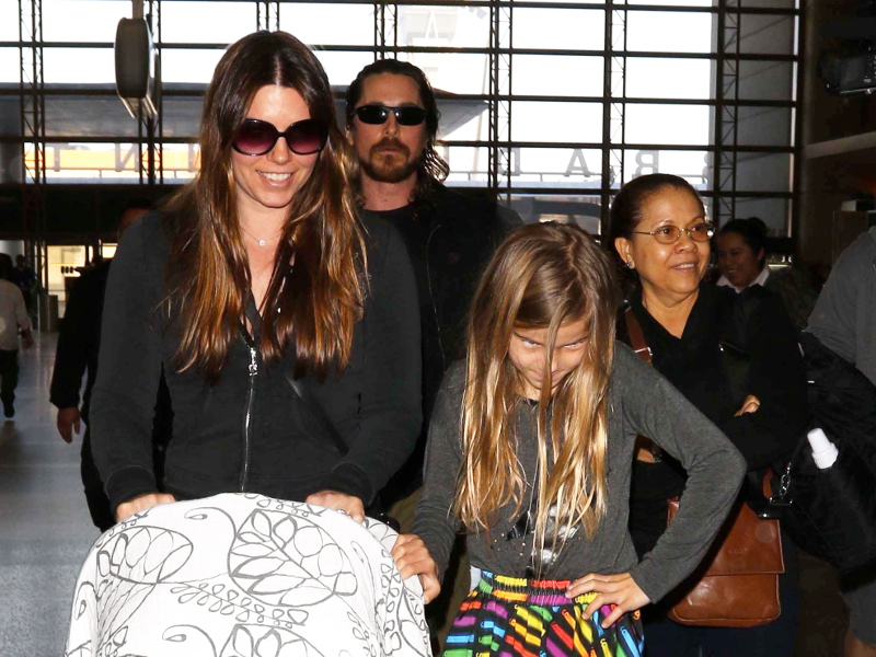 christian_bale_obitelj_01.bin