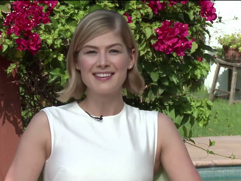 rosamund_pike_00.bin