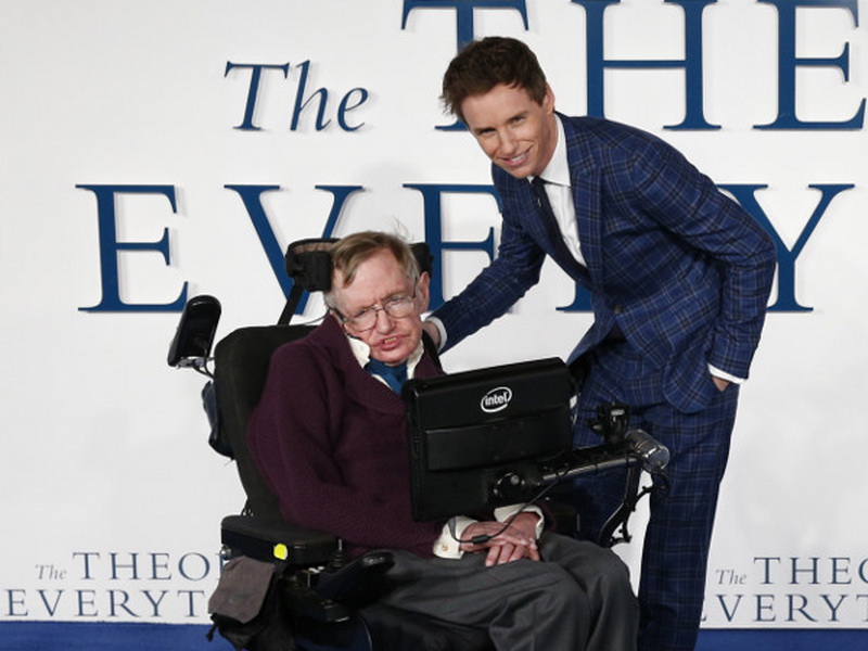 stephen-hawking-felicity-jones-jane-hawking-i-eddie-redmayne_01-2.bin
