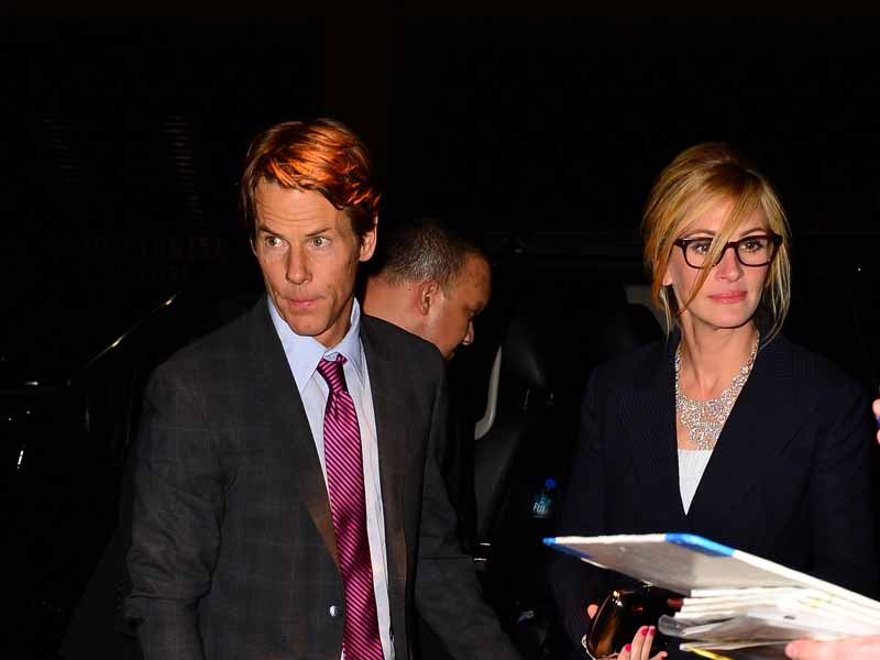 julia-roberts-and-danny-moder-arrive-at-the-after-party-for-the-normal-heart-premiere-in-nyc.bin