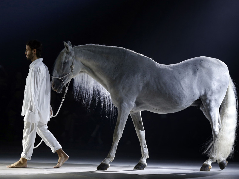 tjedan-mode-u-parizu_00.bin