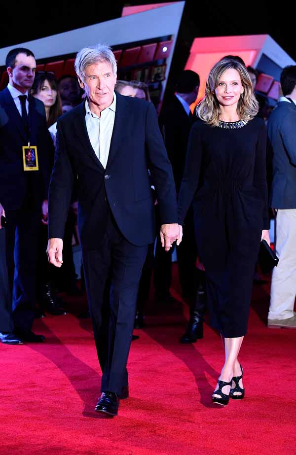 premiere-of-walt-disney-pictures-and-lucasfilms-star-wars-the-force-awakens-arrivals-4.bin