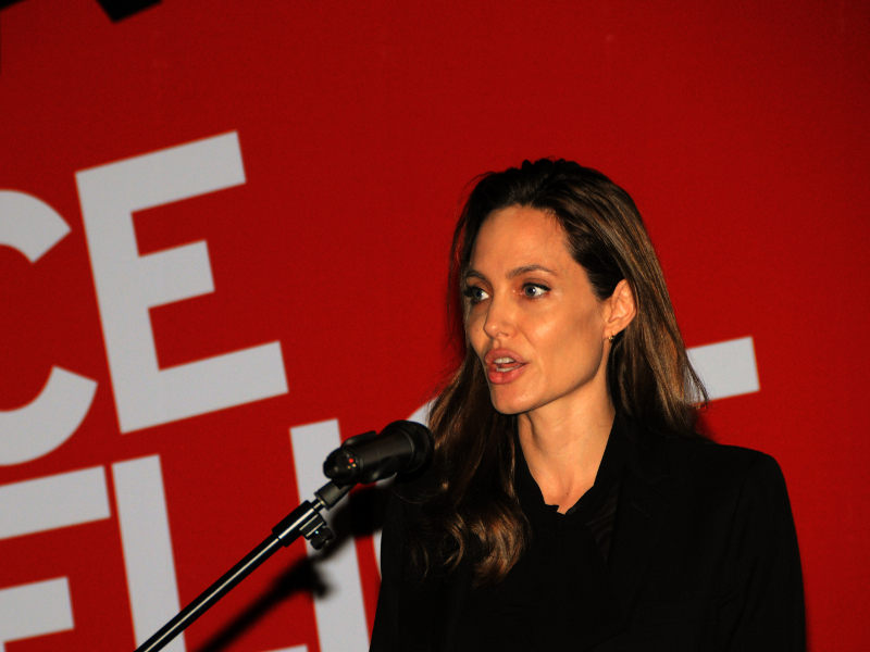 angelina_jolie_00-4.bin