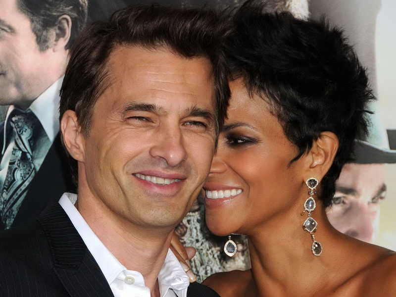 ca-cloud-atlas-los-angeles-premiere.bin