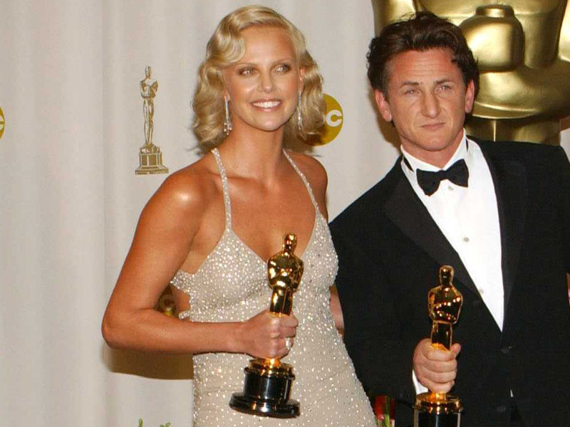 charlize_theron_i_sean_penn_00.bin