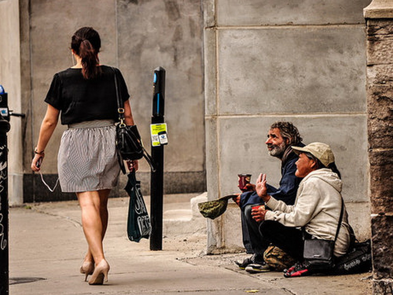 rsz_homeless_passerby.bin