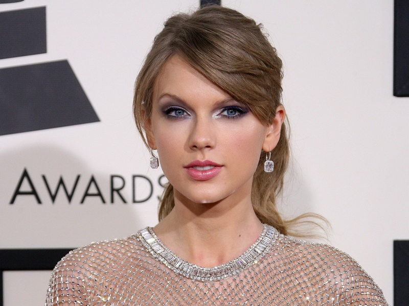 56th-grammy-awards-arrivals.bin