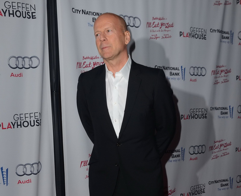 opening-night-of-bette-midlers-ill-eat-you-last-a-chat-with-sue-mengers.bin