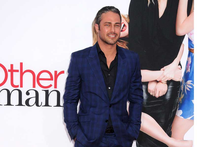 taylor_kinney_800.bin