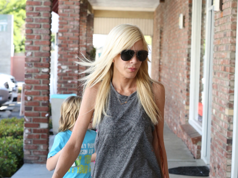 tori_spelling_00.bin