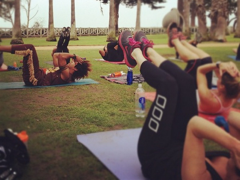 vibe-vixen-10-people-to-follow-fitness4-2.bin