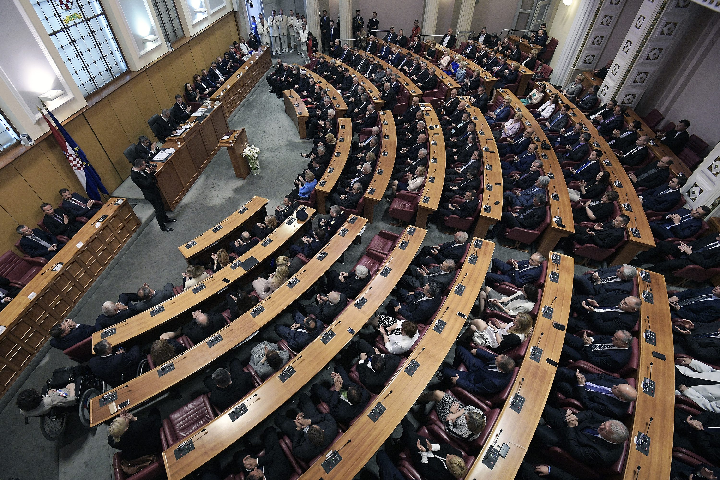 svecana_sjednica-300516