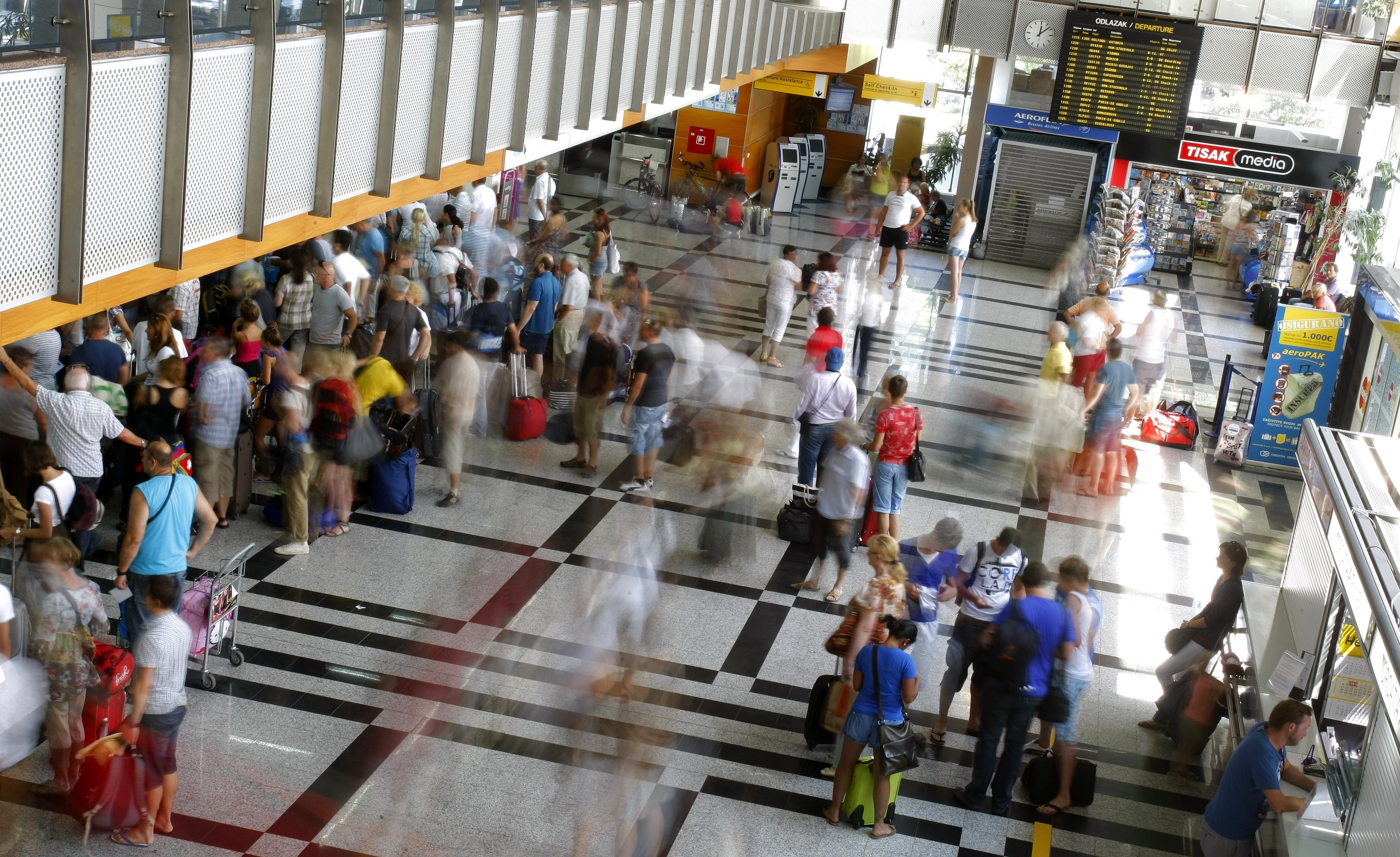 aerodrom_turisti-010812