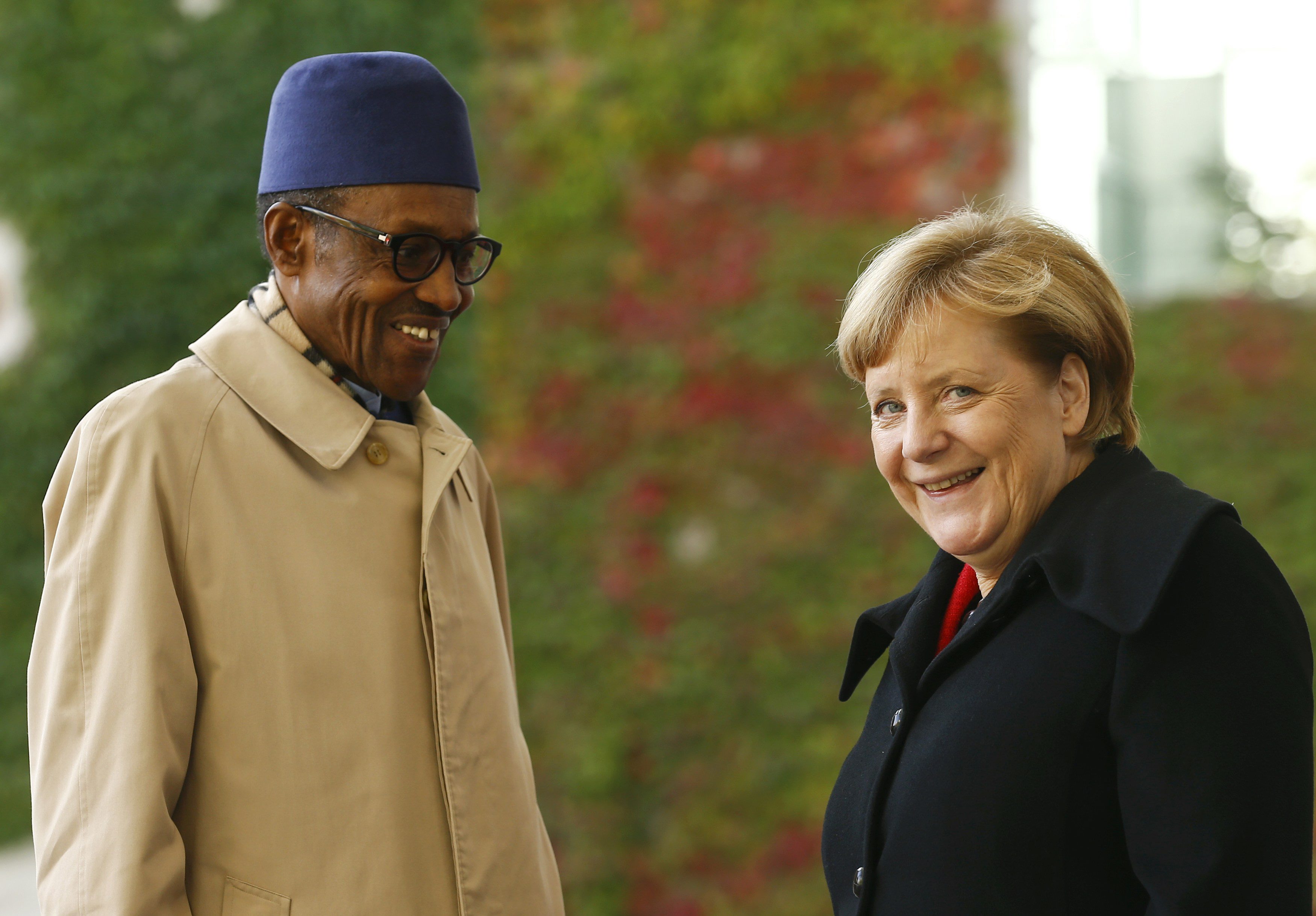 2016-10-14T111721Z_1625150993_LR1ECAE0VCMVL_RTRMADP_3_GERMANY-MERKEL-BUHARI