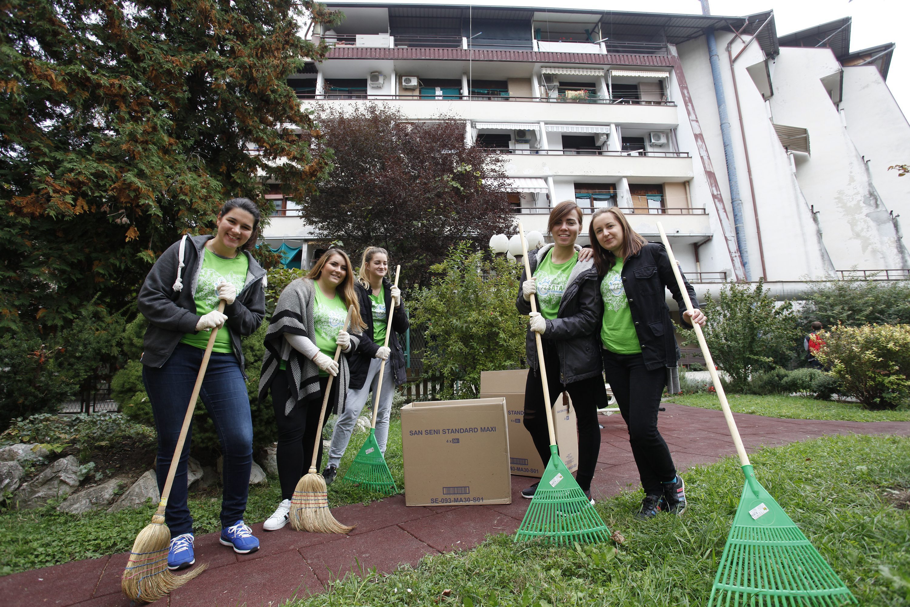 Volonteri u Domu za starije Trnje