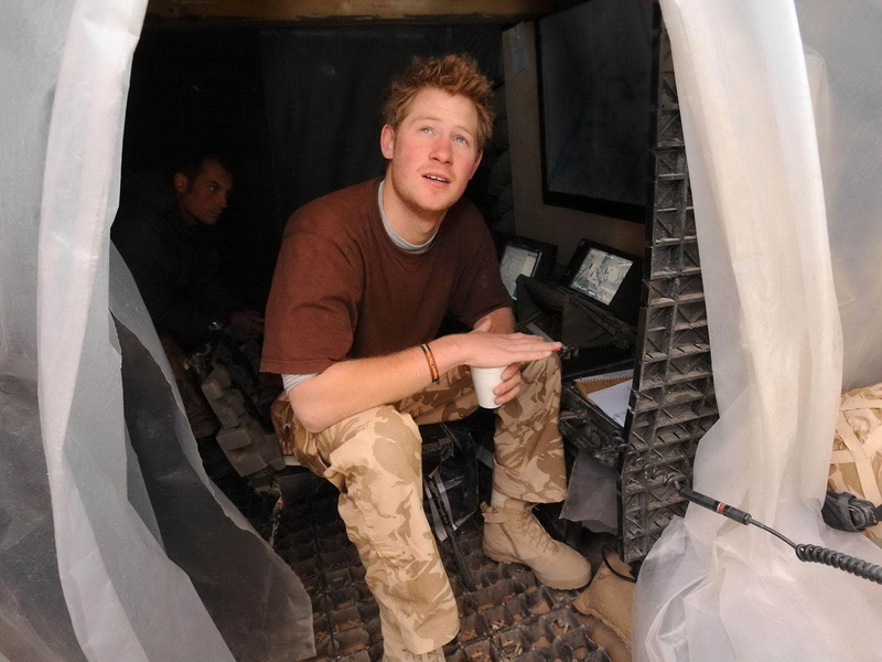 afghanistan-prince-harry-deploys-to-afghanistan.bin