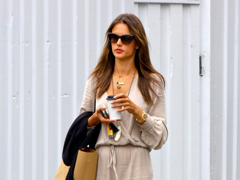 alessandra_ambrosio_00-6.bin