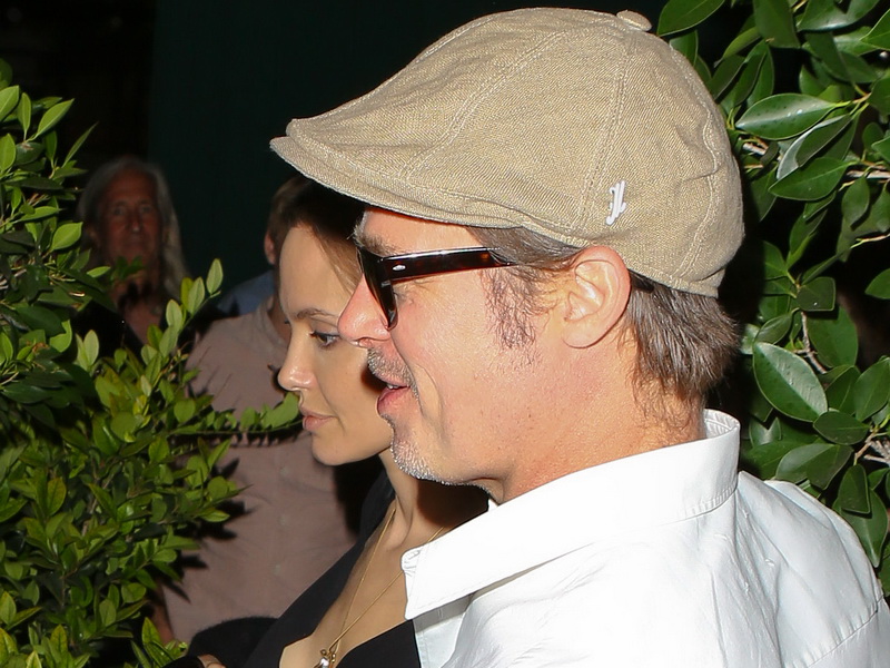 brad-pitt-and-angelina-jolie-hit-ago-eatery.bin