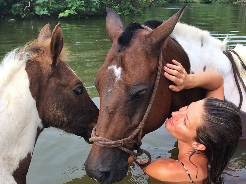 gisele_bundchen_00-11.bin