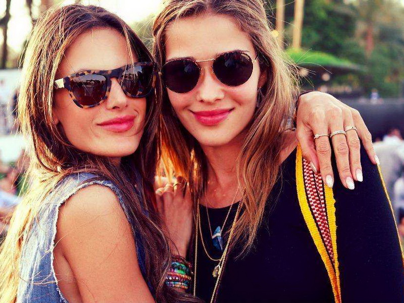 street-style-at-coachella-day-three-exclusive-content-weekend-one.bin