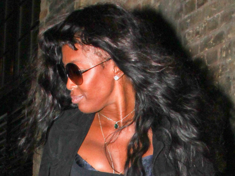 kate-moss-and-naomi-campbell-pictured-leaving-chiltern-firehouse-london-uk.bin