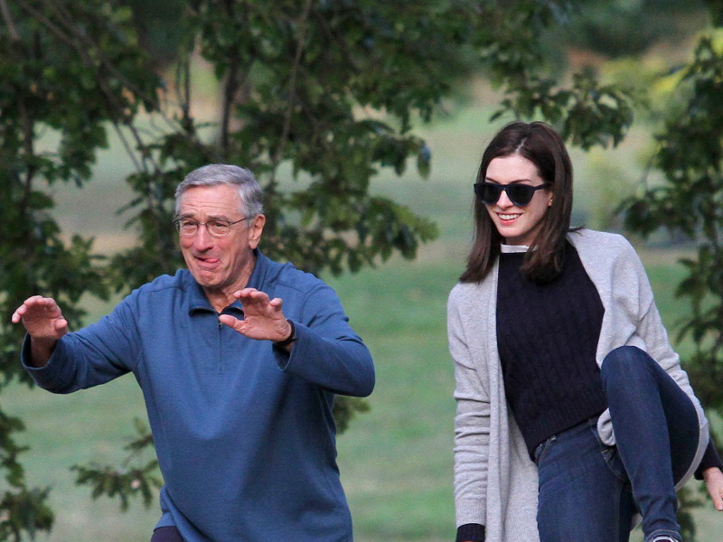 robert-de-niro-i-anne-hathaway_00.bin