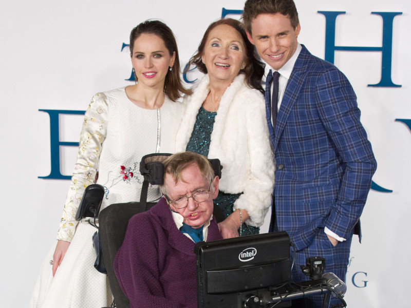 stephen_hawking-felicity-jones-jane-hawking-i-eddie-redmayne_00.bin