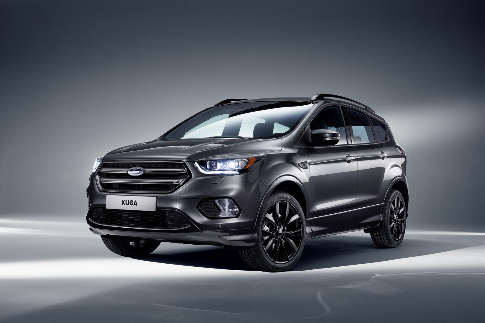 2017-FordKuga-01