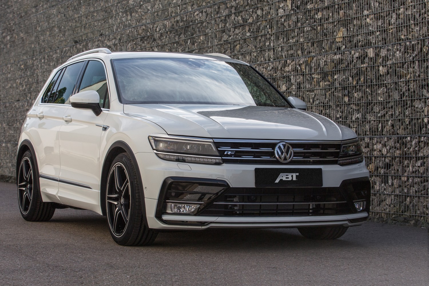 abt-reveals-first-2017-vw-tiguan-tuning-tdi-power-and-lowered-suspension_1