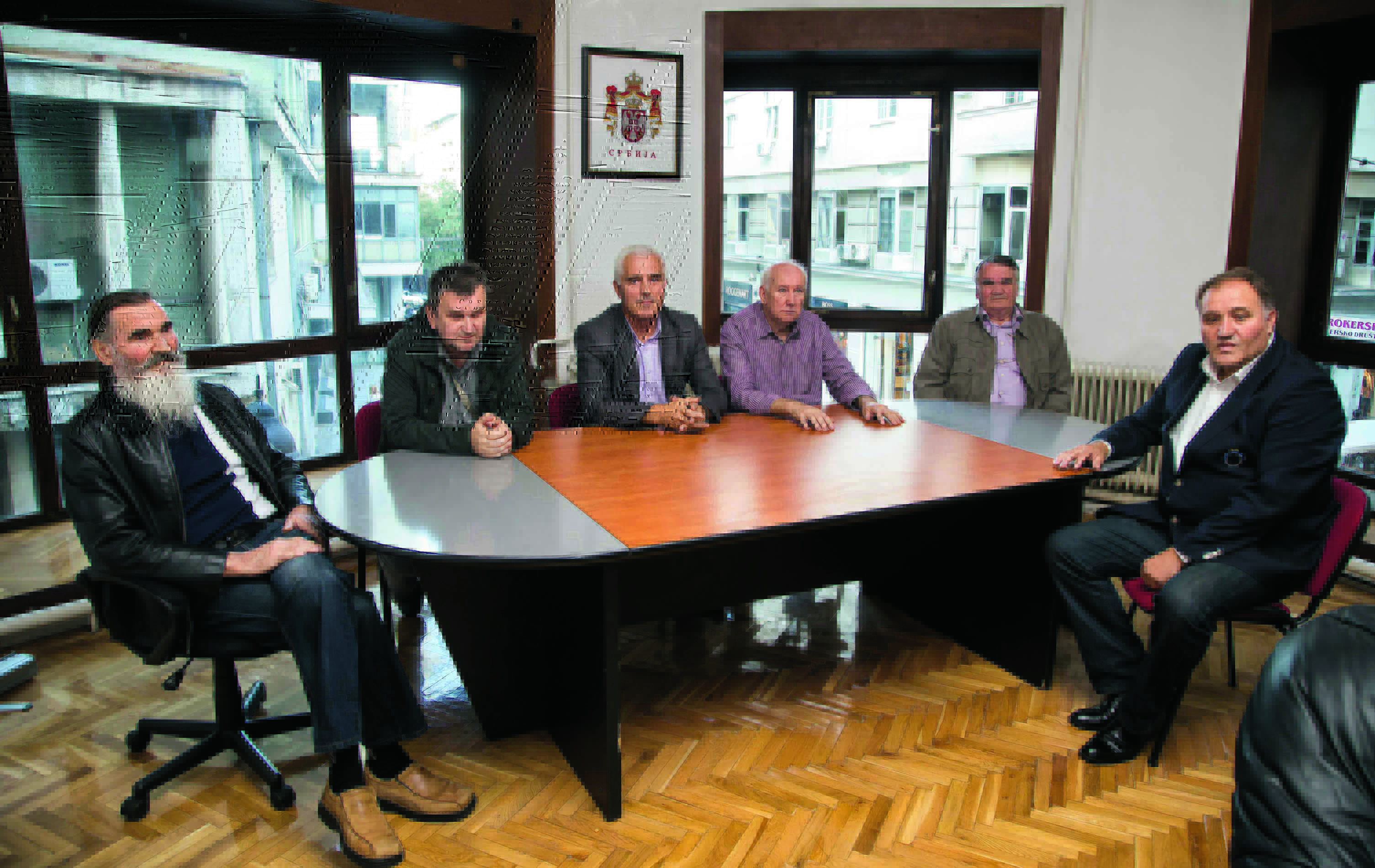 Vlada tzv. Republike Srpske Krajine u progonstvu: Janko Dobrijević, Ratko Ličina, Milorad Buha, Rajko Ležajić, Marko Dobrijević i Mirko Jović.