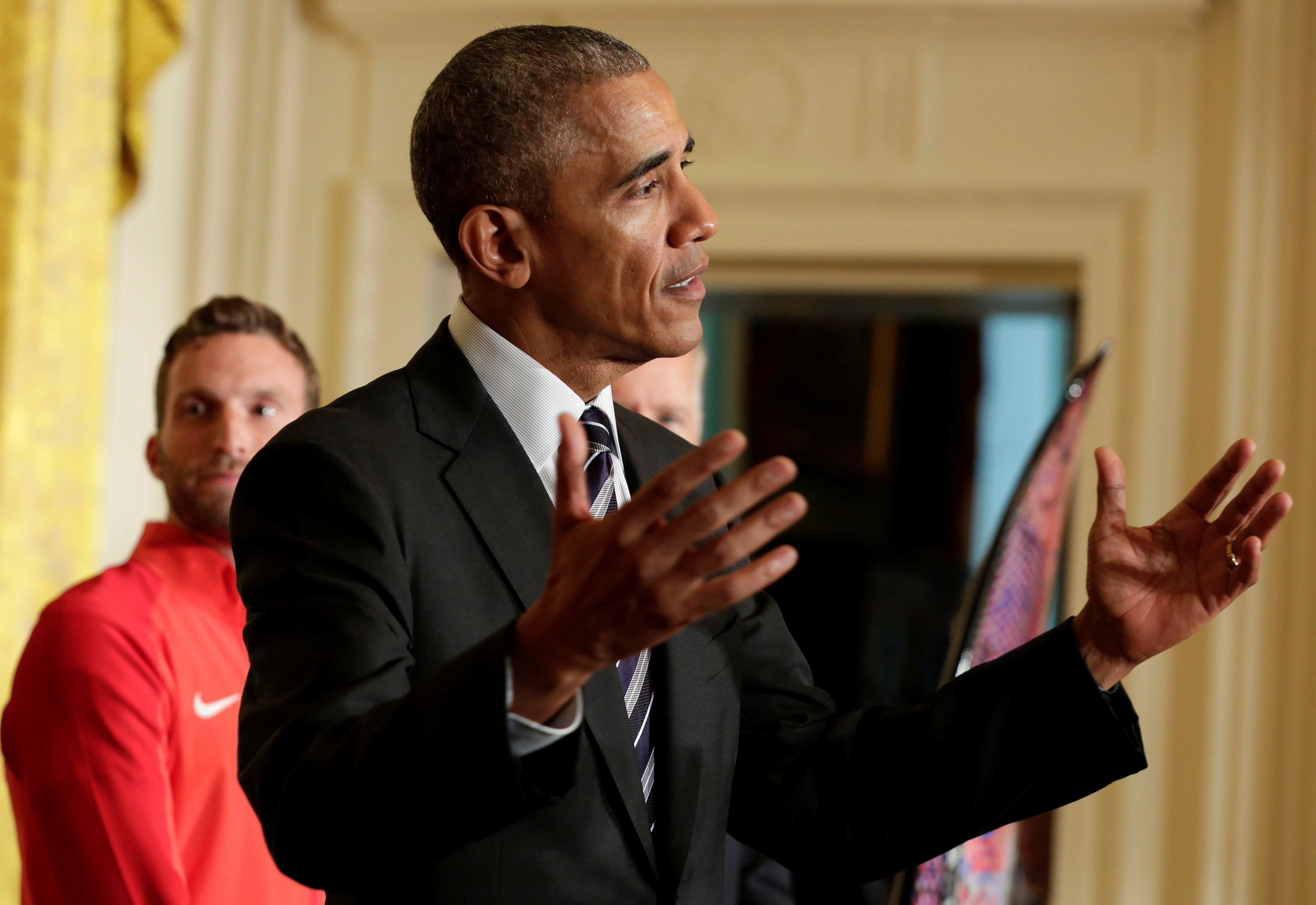 2016-09-29T183138Z_663617635_D1BEUEDDXQAA_RTRMADP_3_USA-OBAMA-OLYMPIANS