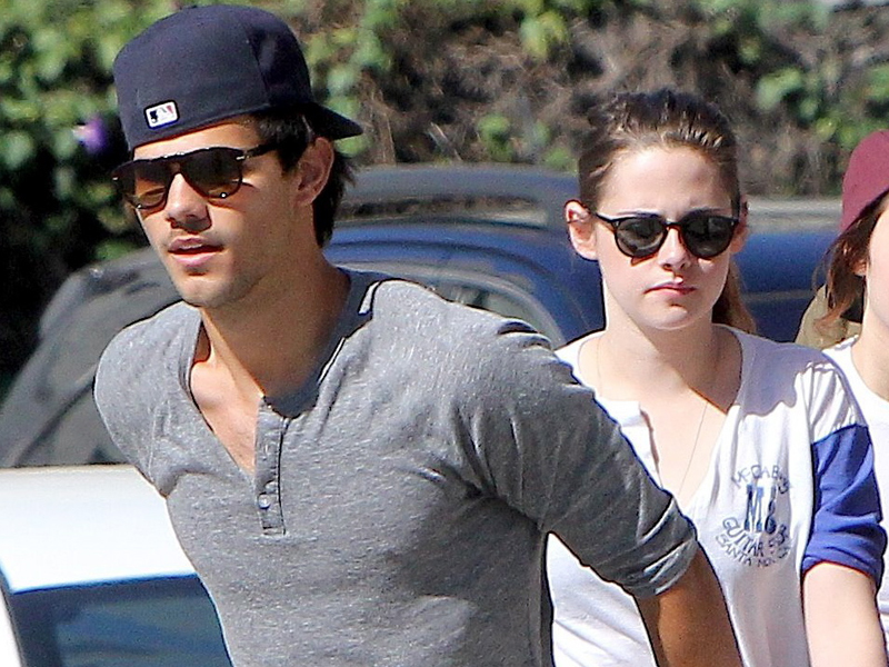 stewart_lautner_150313_800.bin