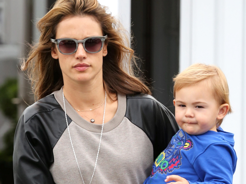 alessandra_ambrosio_800-5.bin