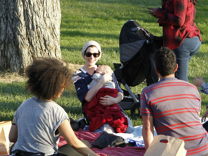 anne_hathaway_800-2.bin