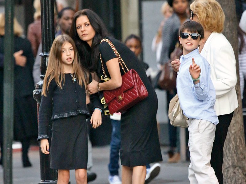 catherine-zeta-jones-800.bin