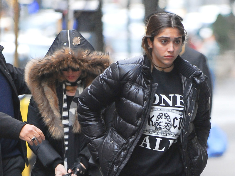 madonna_i_lourdes_00.bin