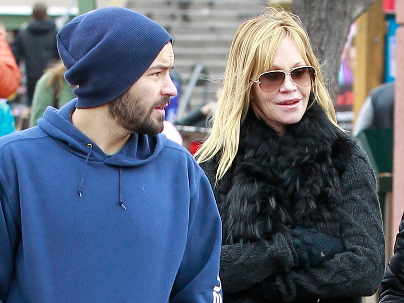 melanie_griffith_i_sin_alex_800.bin