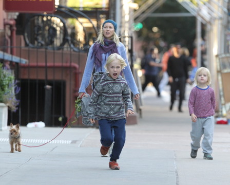 naomi-watts-and-sons-sam-and-sasha-spend-quality-time.bin