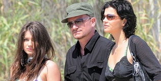 bono_hewson_eve_170910_316.bin