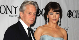 douglas_michael_zeta-jones_180910_316.bin