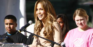 lopez_jennifer_011210_316.bin