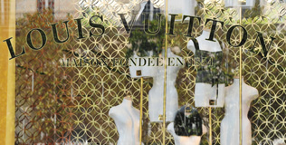 louis-vuitton_111010_316.bin