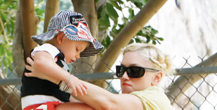 stefani_gwen_090810_316.bin