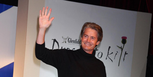 trump_d_060410_316_1.bin