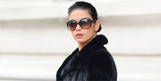 zeta-jones_catherine_220210_316.bin