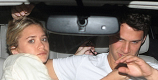 oslen_ashley_110909_316.bin