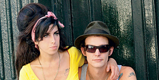 winehouse_amy_050508_316.bin