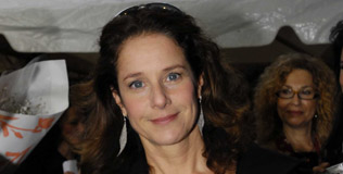 winger_debra_120608_316.bin