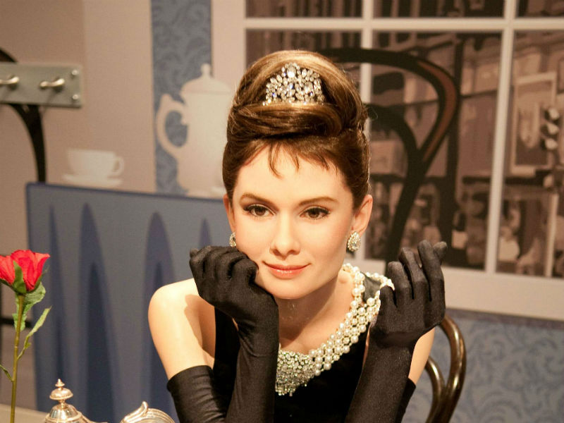 audrey_hepburn_110711_800.bin